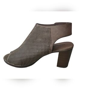 City Classified Roadway Faux Leather PeepToe Laser Cut Out Slingback Heels Sz 9